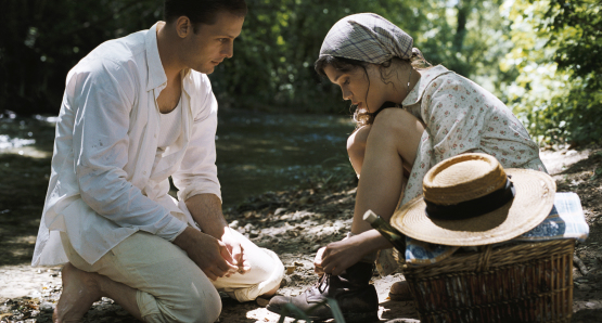 Jacques (Nicolas Duvauchelle)
and Patricia (Astrid Bergès-Frisbey) in The Well Digger's Daughter.