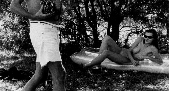 Helmut Newton and Sylvia Gobbel, Ramatuelle, 1981. Photo by Alice Springs.